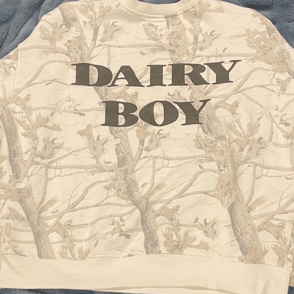 Dairy Boy Oversized White
Camo Crewneck